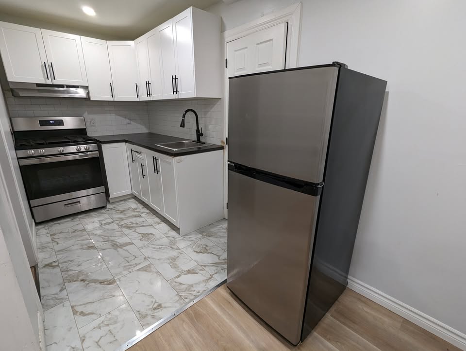 972 Langlois Ave. Unit 5